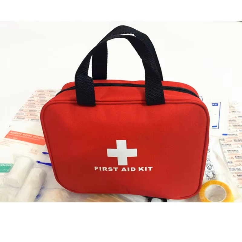 EHBO-kit met compacte en licht - First Aid Travel Kit recensie en prijs