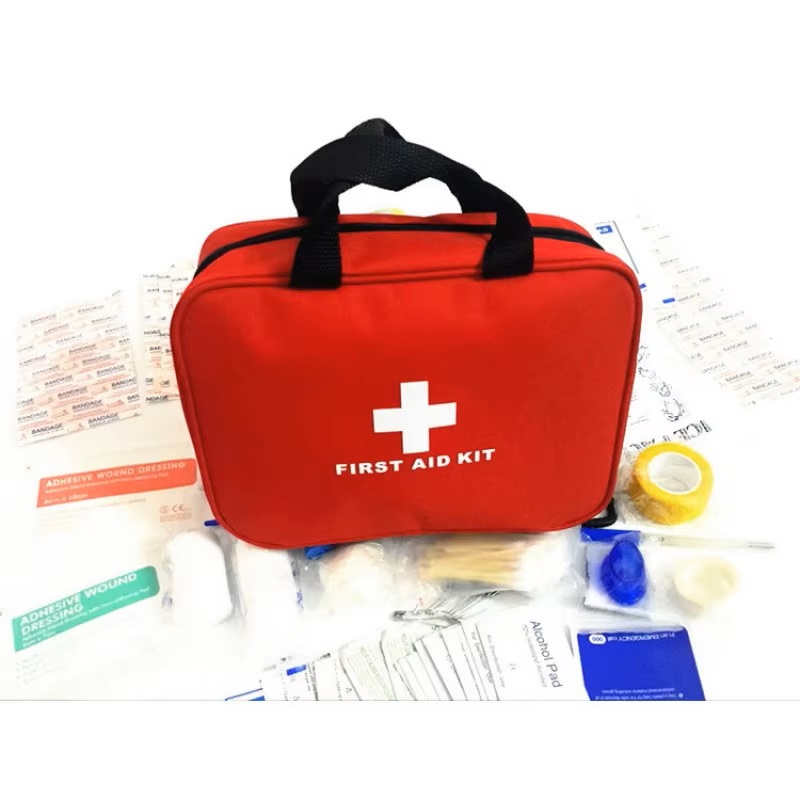 EHBO-kit met compacte en licht - First Aid Travel Kit recensie en prijs